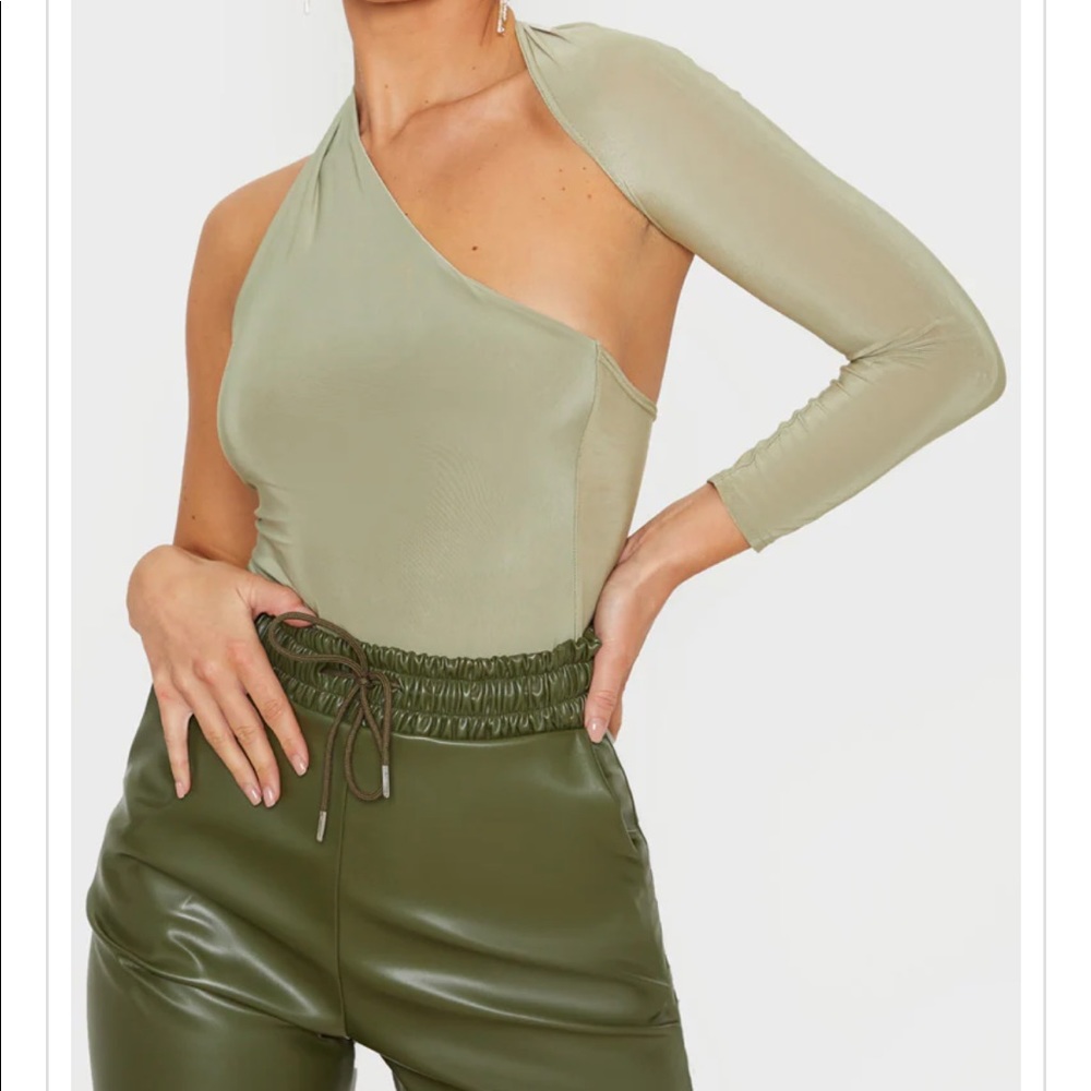 Cute cross-over top